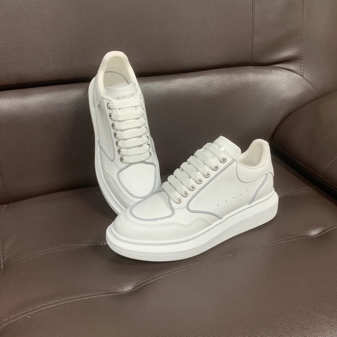👟👟Ex-factory price 600👟👟 Professional McQueen factory. Top version. Couple style Alexander McQUEEN high version has been upgraded to the highest quality again✅ 💪McQueen Spring, Summer, Autumn and Winter top version Purchasing level✅ Recruiting nationwide online and offline agents to join🤝 🏆Fabric: Original materials imported from Italy. Texture, water-resistant and non-discoloring 🏆Inner lining: ️A-grade Italian imported lining resistant to dirt, sweat-absorbent, breathable and comfortable 🏆Foot pads: top-grade imported Italian super-soft cowhide leather 🏆Outsole: PU+counter 1:1 🏆Shoe box: original white box. Plus white flip cover for double-layer protection. Cloth bag. Handbag. Certificate of 1:1 mold opening, 4-piece set. Delivered with a pair of shoelaces. 🖕🏿🖕🏿🖕🏿 You can choose any pair of shoelaces in any color of our factory 🏆Code number: women's 34-41. men's 38-46 🏆Special remarks (women's code 34.40.41, men's code 38.45.46 is customized, no returns or exchanges) Win-win cooperation 🤝